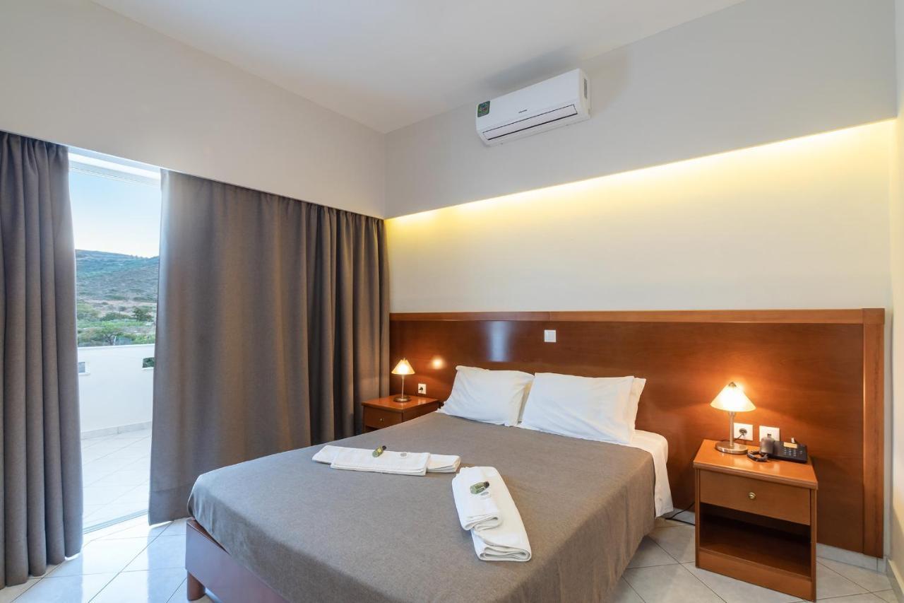 Hiona Holiday Hotel Palekastro Ngoại thất bức ảnh